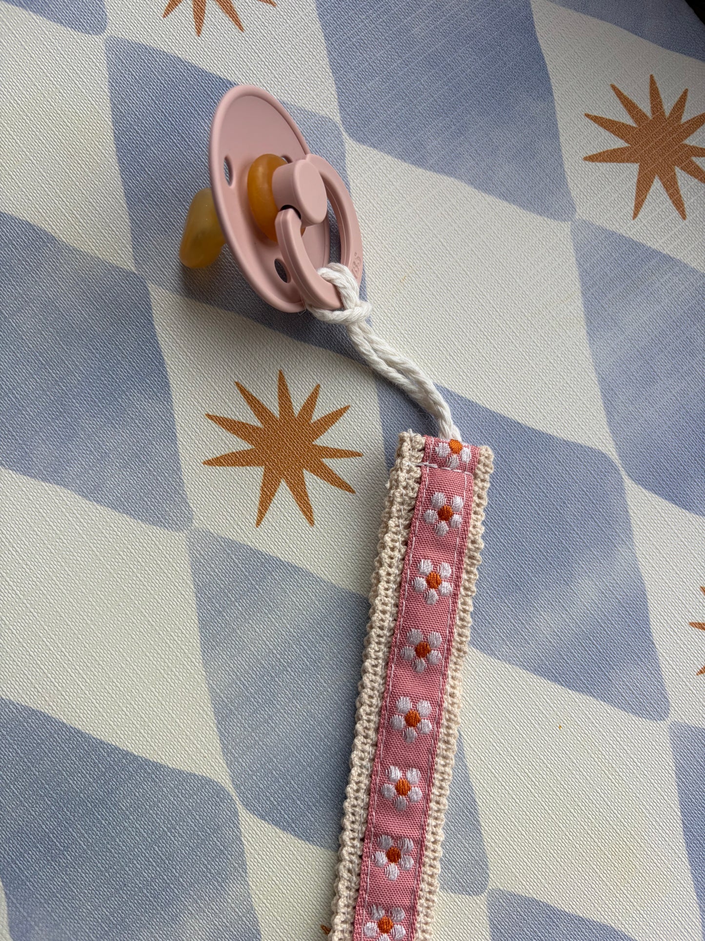 Embroidered Dummy Clip Pink Daisy