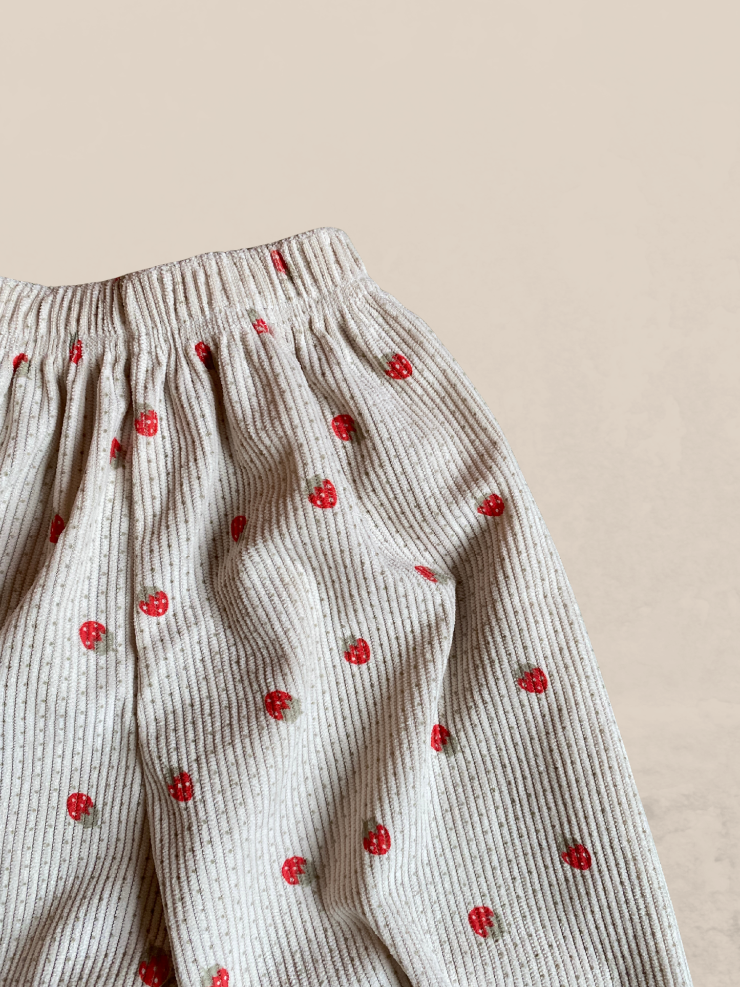 Oakley Trousers Strawberry